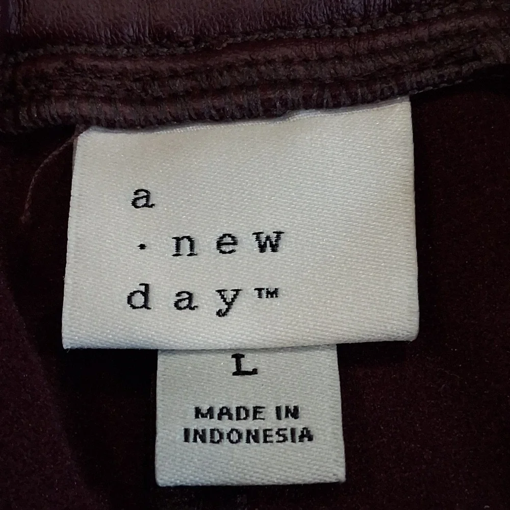 A New Day Womens Faux Leather Split Hem Leggings Burgundy Wine High Rise Size L‎
